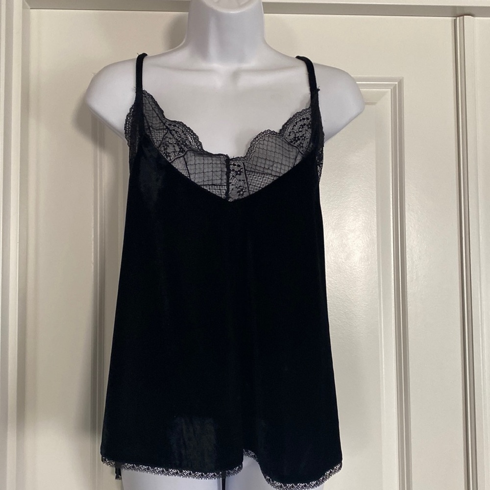 Black velvet and lace trim camisol. Size medium. Brand Storia. NWT